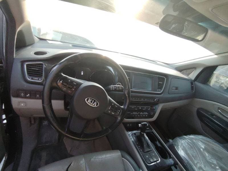 2016 Kia Sedona thumbnail 5
