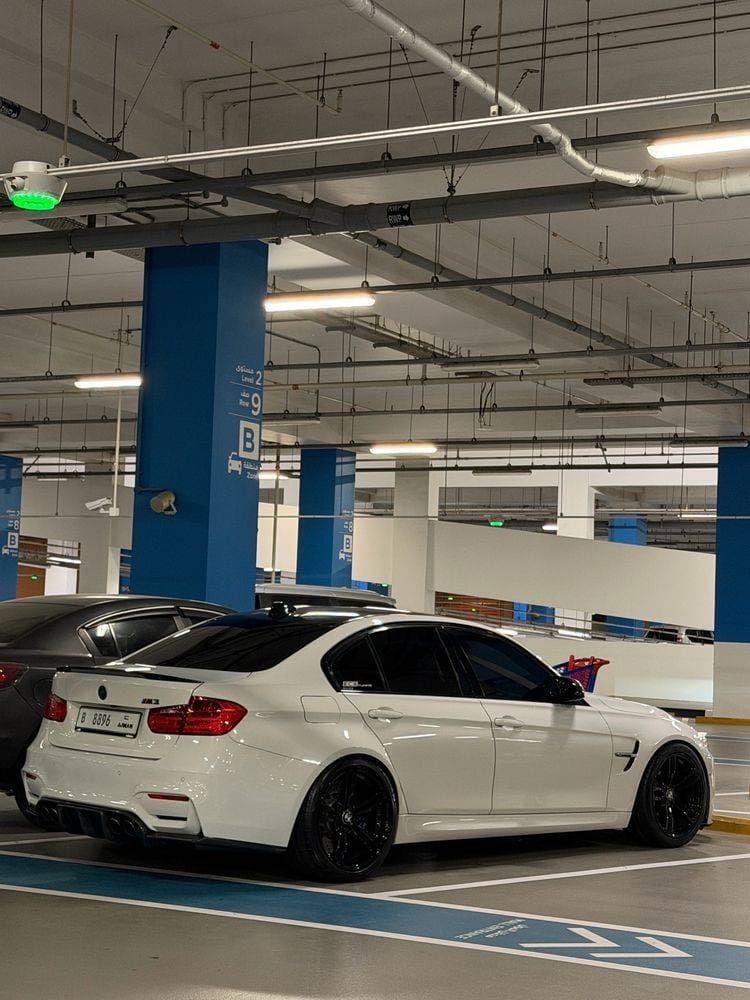 2015 BMW M3 thumbnail 3