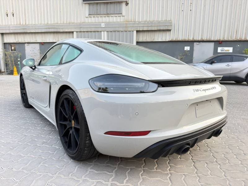2024 Porsche Cayman thumbnail 4