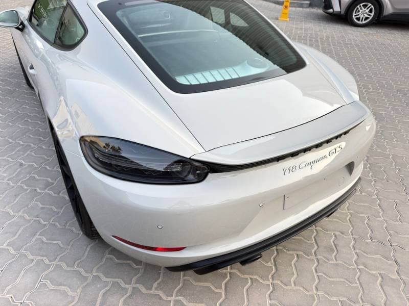 2024 Porsche Cayman thumbnail 8