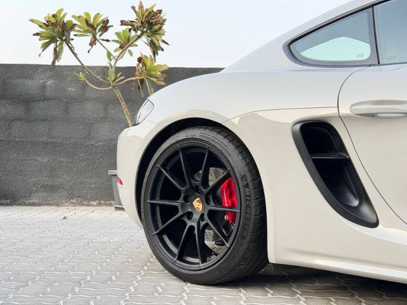 2024 Porsche Cayman thumbnail 7