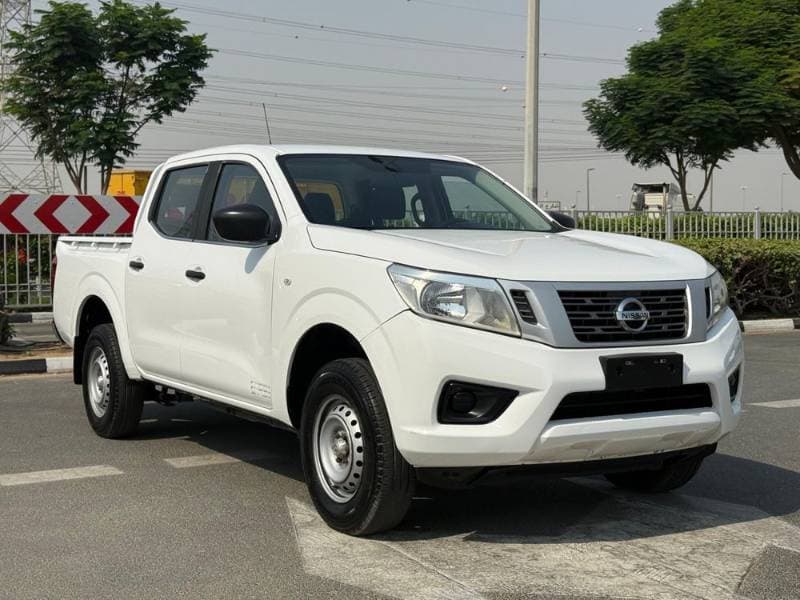 2022 Nissan Navara thumbnail 2