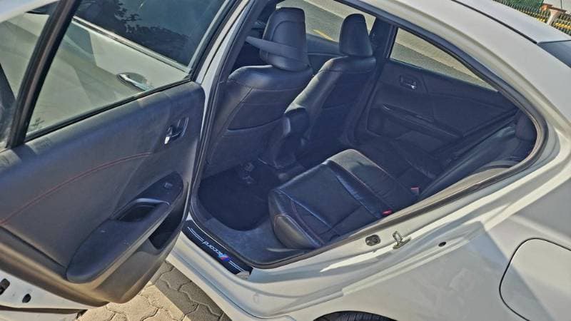 2017 Honda Accord thumbnail 3