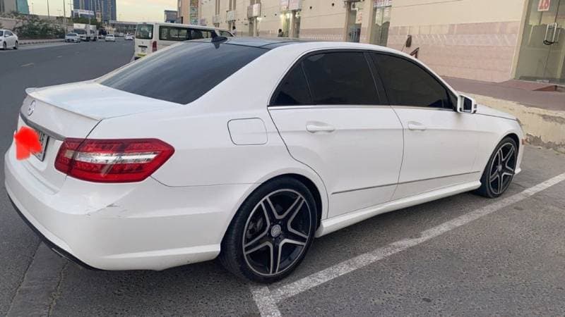 2013 Mercedes-Benz 300/350/380 thumbnail 5