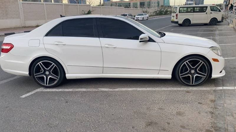 2013 Mercedes-Benz 300/350/380 thumbnail 3