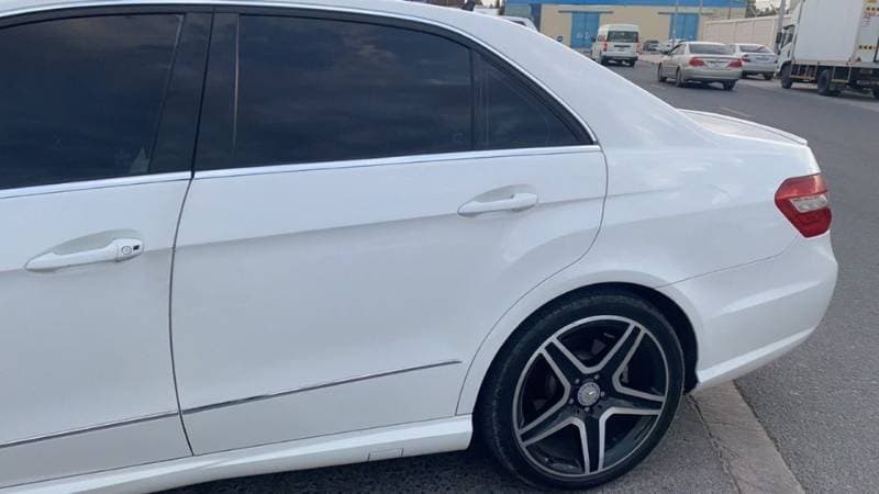 2013 Mercedes-Benz 300/350/380 thumbnail 4