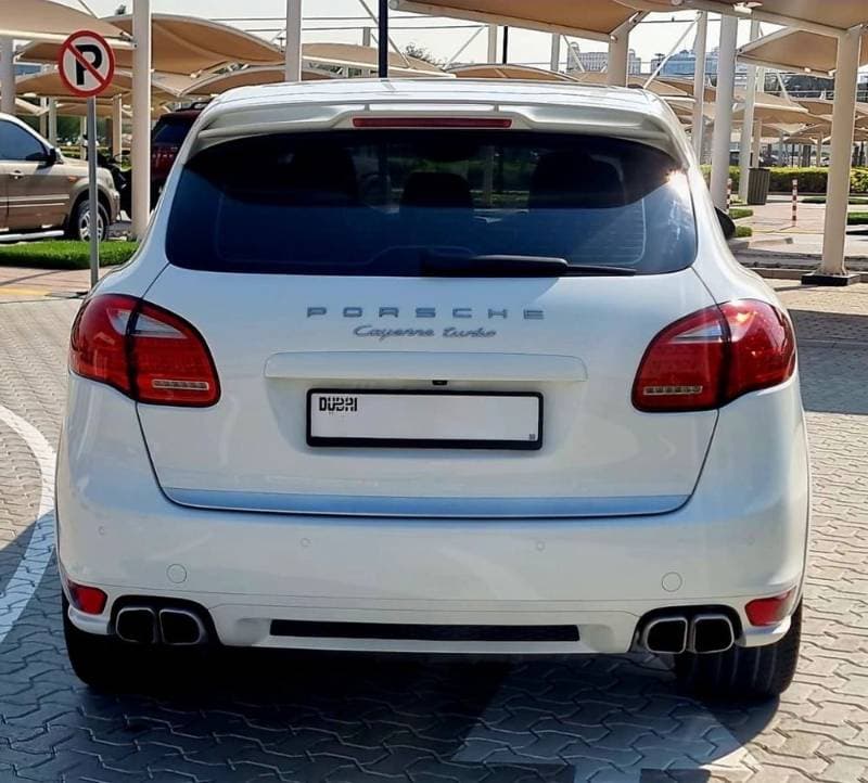 2013 Porsche Cayenne thumbnail 2