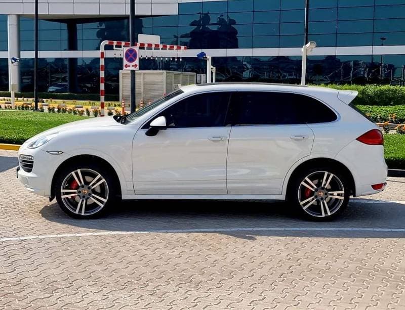 2013 Porsche Cayenne thumbnail 4