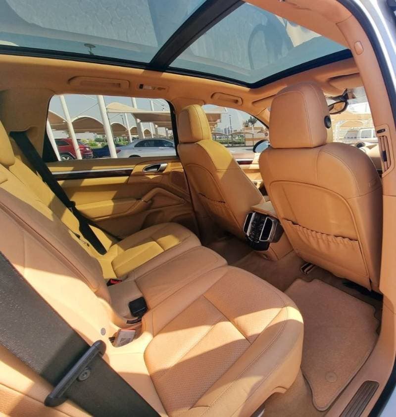 2013 Porsche Cayenne thumbnail 5