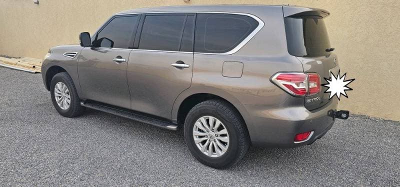 2017 Nissan Patrol thumbnail 2