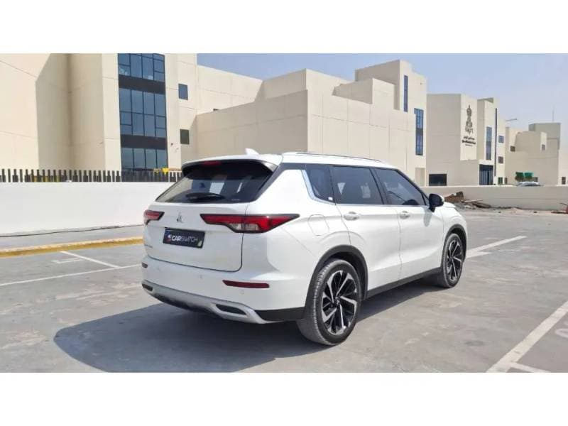 2023 Mitsubishi Outlander thumbnail 5