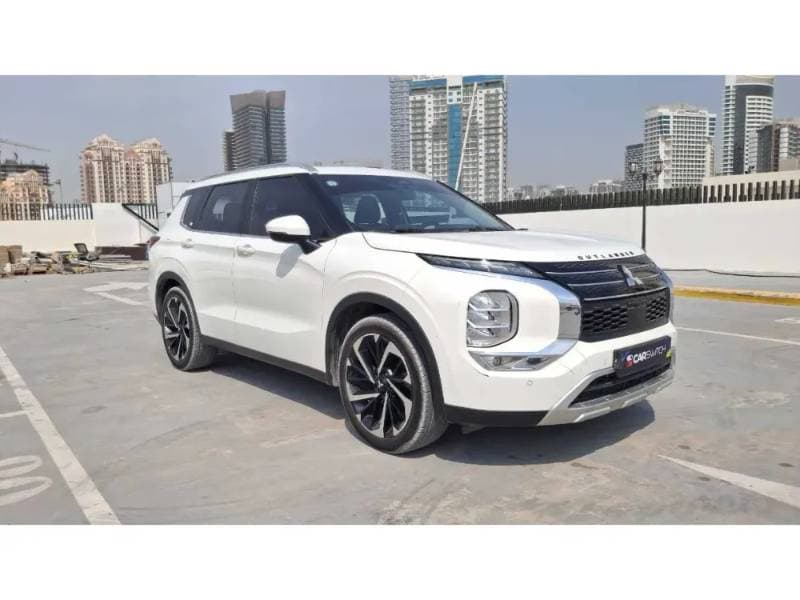 2023 Mitsubishi Outlander thumbnail 3