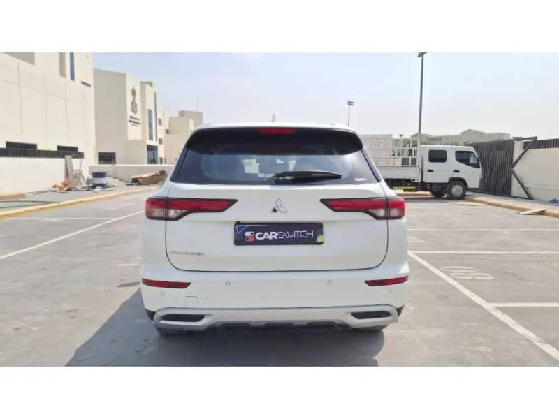 2023 Mitsubishi Outlander thumbnail 6