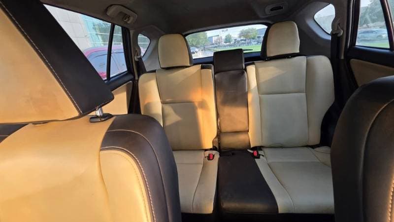 2016 Toyota Rav4 thumbnail 4