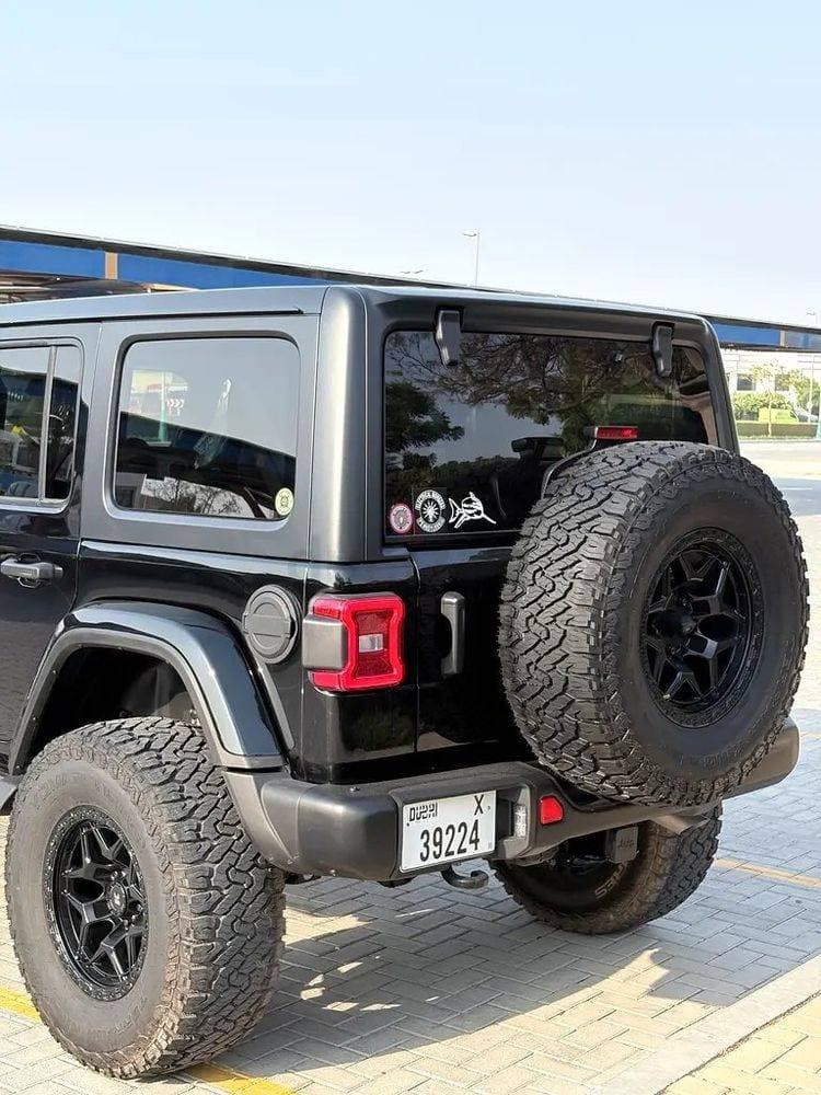 2025 Jeep Wrangler thumbnail 3