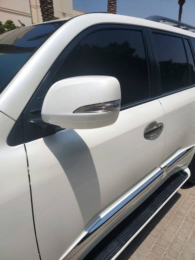 2013 Lexus LX 570 thumbnail 5