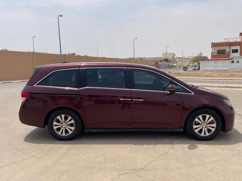 2016 Honda Odyssey thumbnail 3