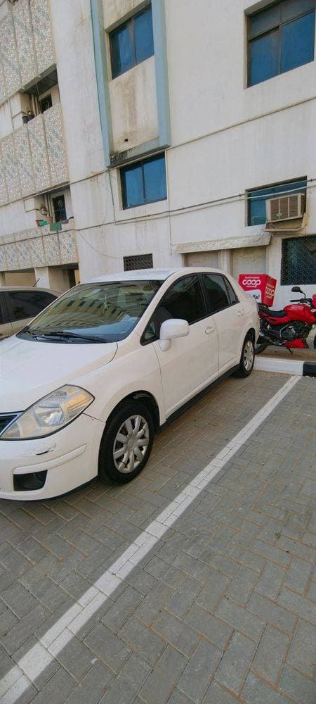 2011 Nissan Tiida thumbnail 3