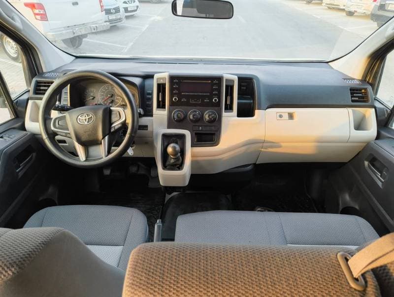 2020 Toyota Hiace thumbnail 4