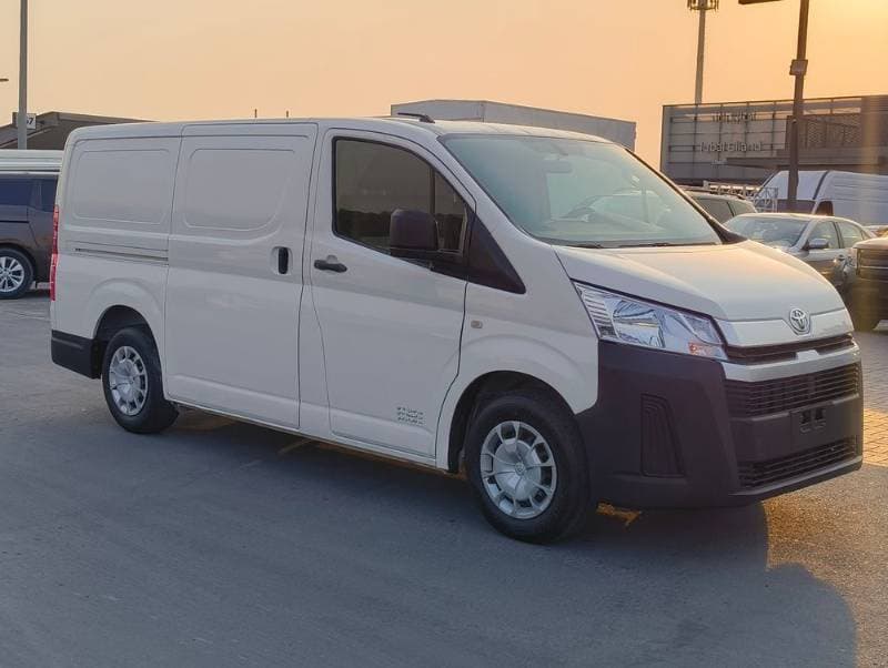 2020 Toyota Hiace thumbnail 2