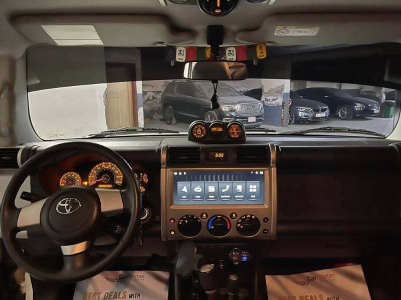 2021 Toyota FJ Cruiser thumbnail 9