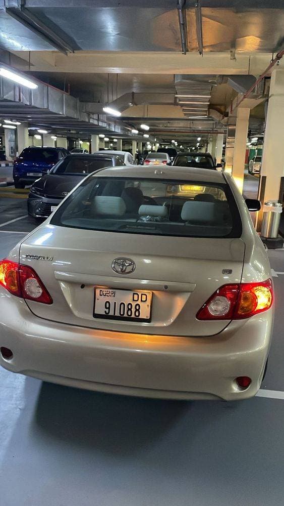 2010 Toyota Corolla thumbnail 2