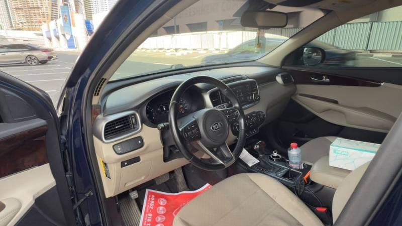 2017 Kia Sorento thumbnail 6