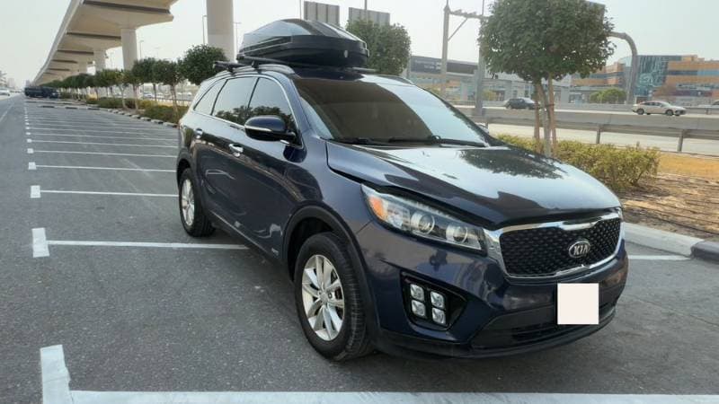 2017 Kia Sorento thumbnail 3