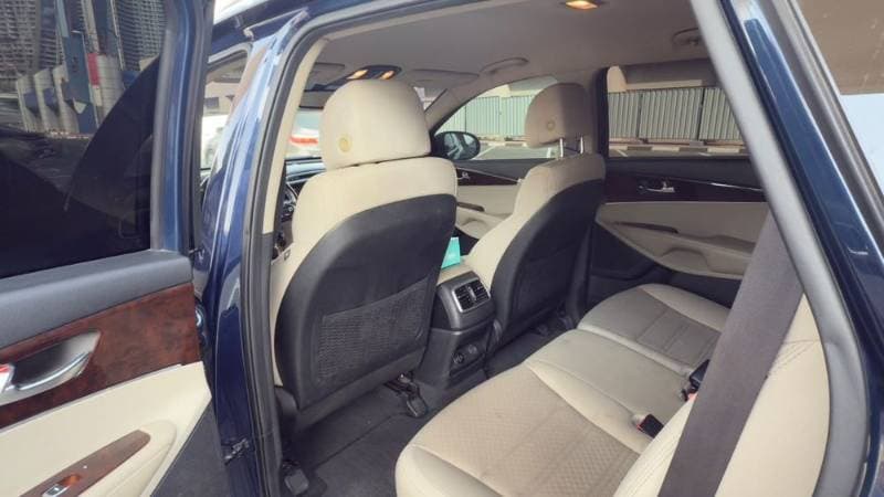 2017 Kia Sorento thumbnail 7