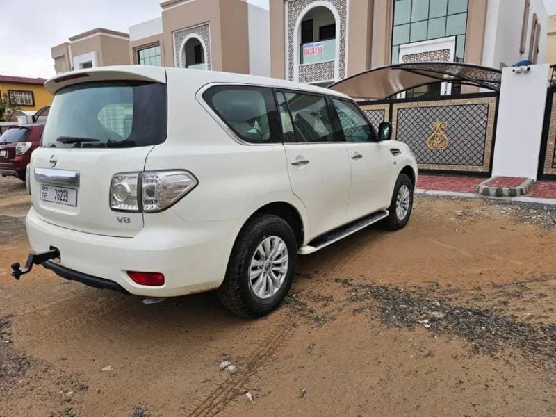 2014 Nissan Patrol thumbnail 2