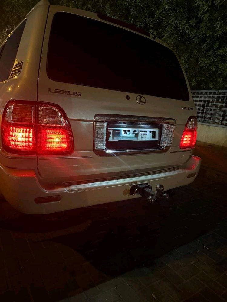 2004 Lexus LX thumbnail 8