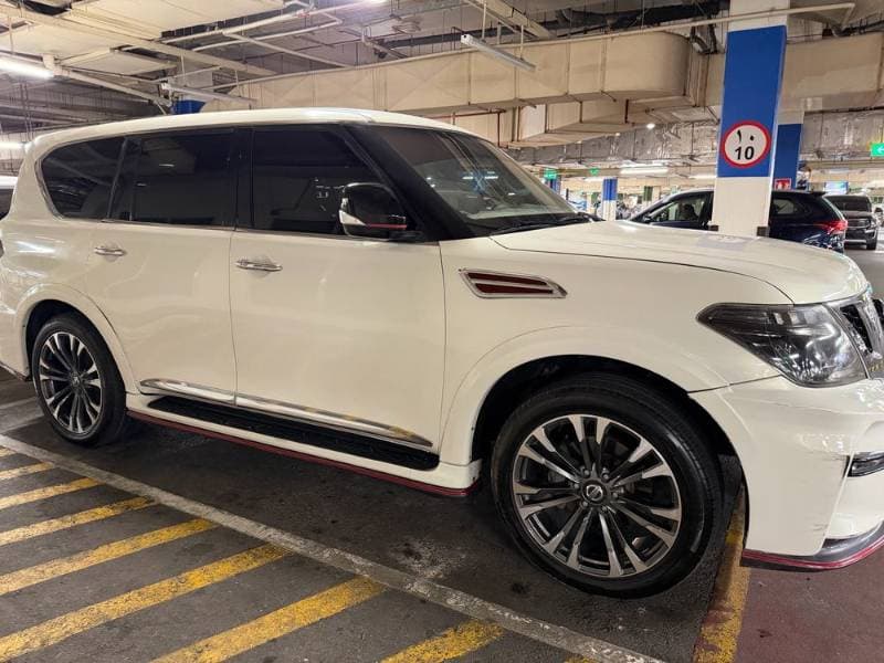 2013 Nissan Patrol thumbnail 3