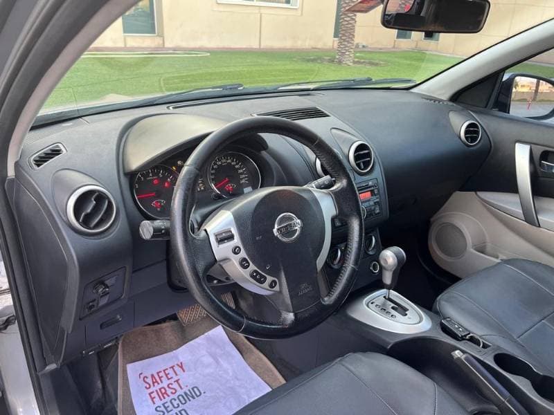 2014 Nissan Qashqai thumbnail 3
