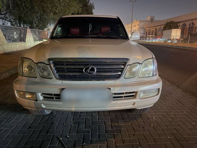 2004 Lexus LX