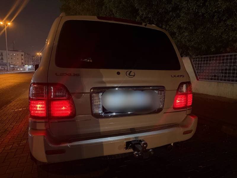 2004 Lexus LX thumbnail 3