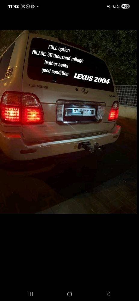 2004 Lexus LX thumbnail 2