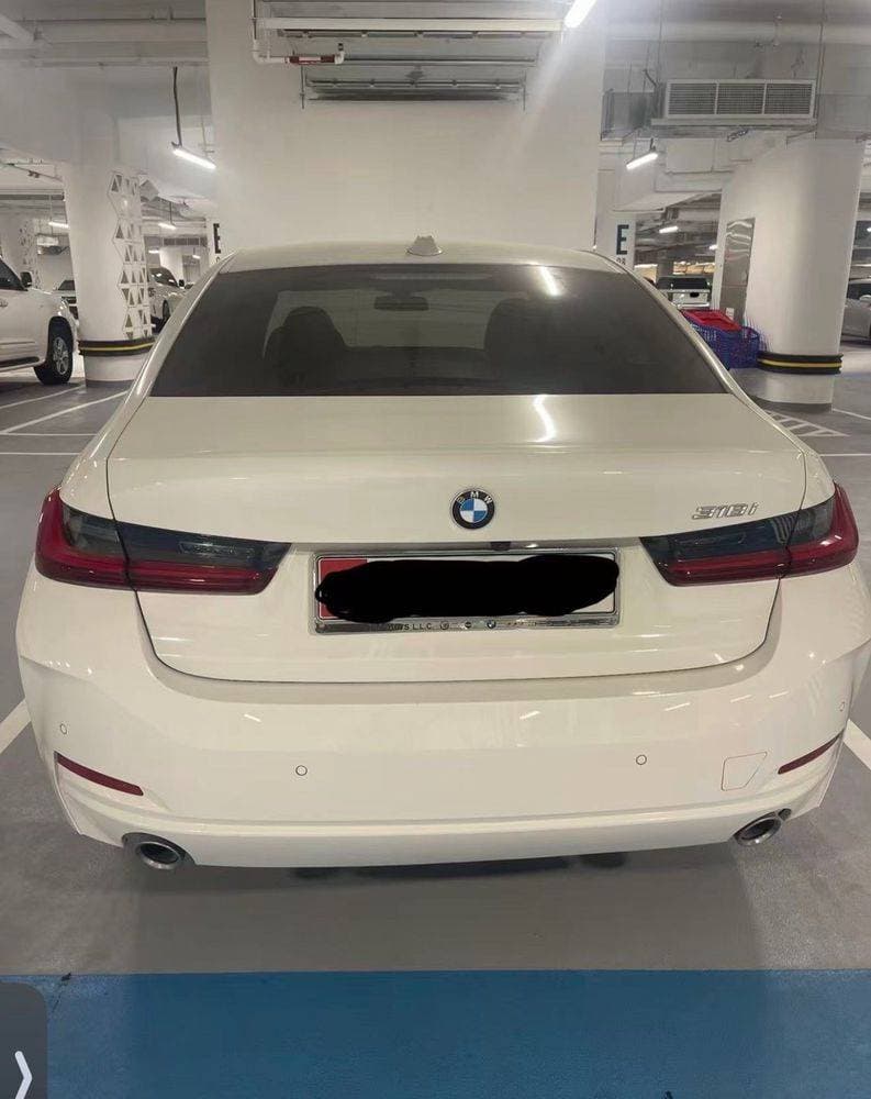 2026 BMW 3 Series Sedan thumbnail 2