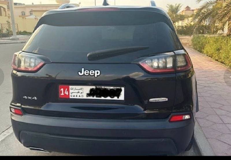 2019 Jeep Cherokee thumbnail 2