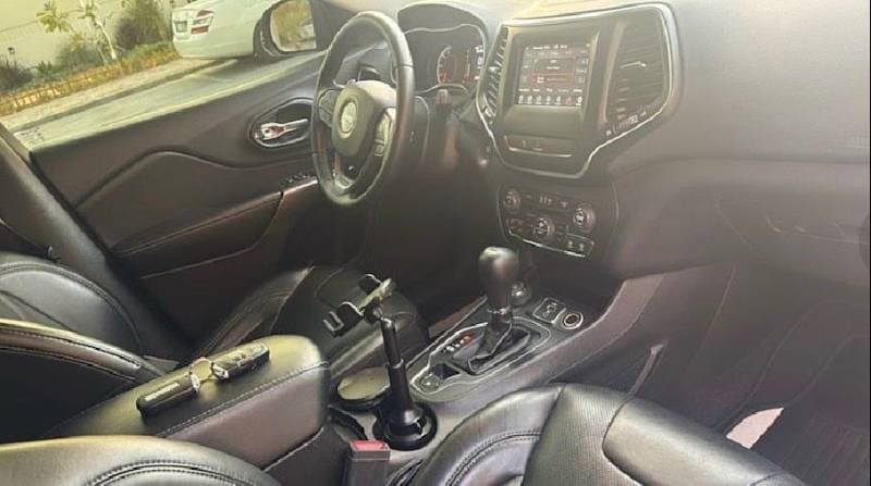 2019 Jeep Cherokee thumbnail 3
