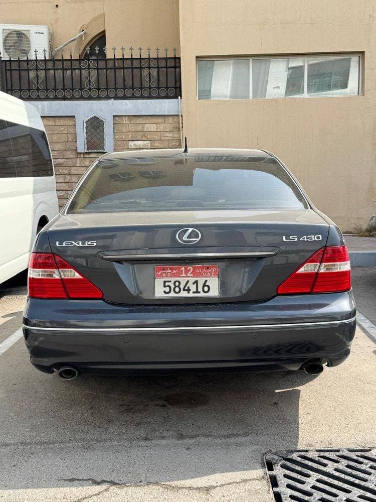 2004 Lexus LS 430 thumbnail 2