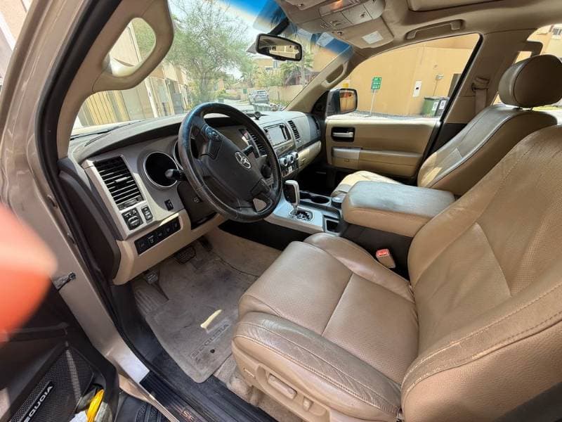 2009 Toyota Sequoia thumbnail 3
