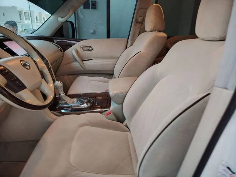 2016 Nissan Patrol thumbnail 3