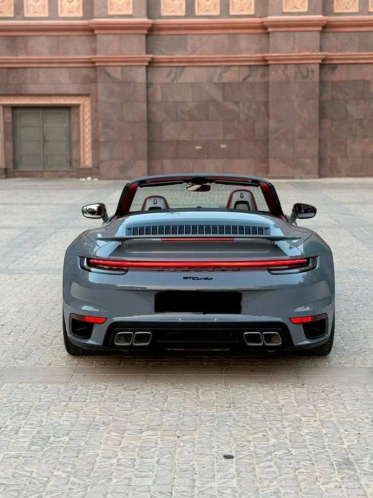 2024 Porsche 911 thumbnail 3
