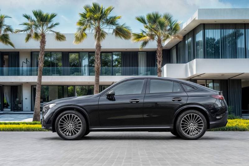 2025 Mercedes-Benz GLC-Class thumbnail 4