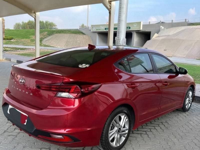 2019 Hyundai Elantra thumbnail 2