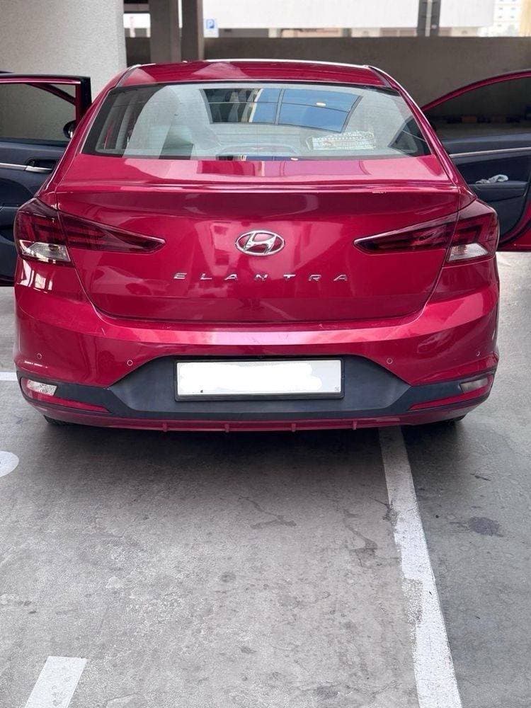 2019 Hyundai Elantra thumbnail 3