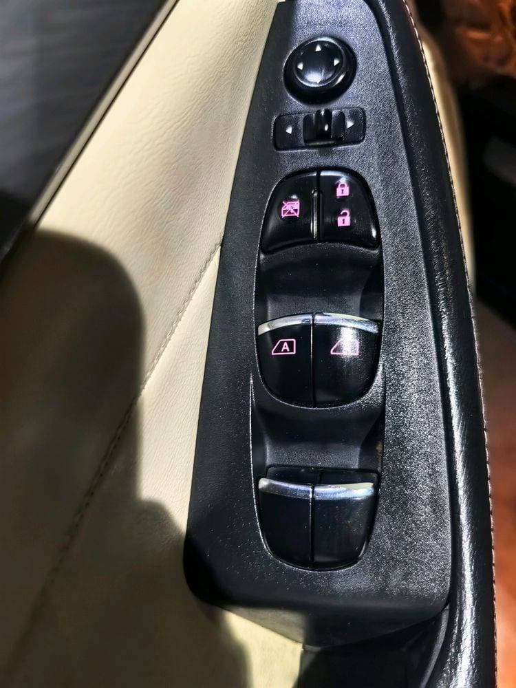 2016 Nissan Maxima thumbnail 5