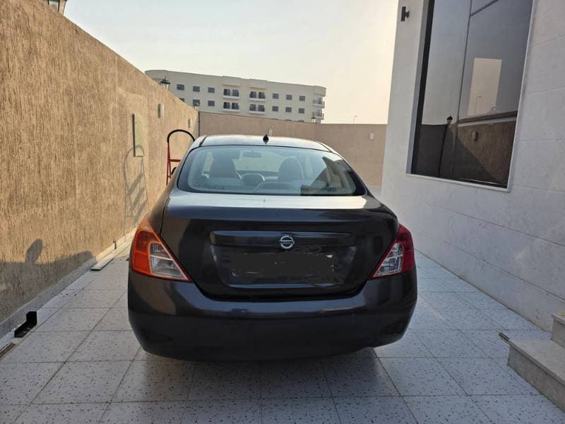2015 Nissan Sunny thumbnail 4