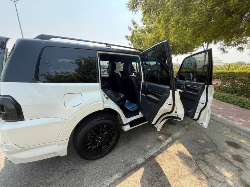 2020 Mitsubishi Pajero thumbnail 8