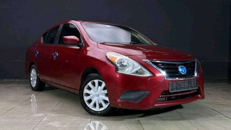 2019 Nissan Versa thumbnail 2